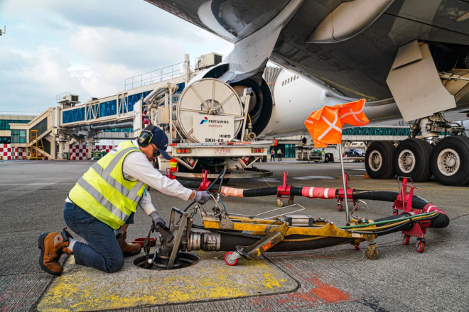Ilustrasi pengisian avtur. Foto: Dokumen Pertamina