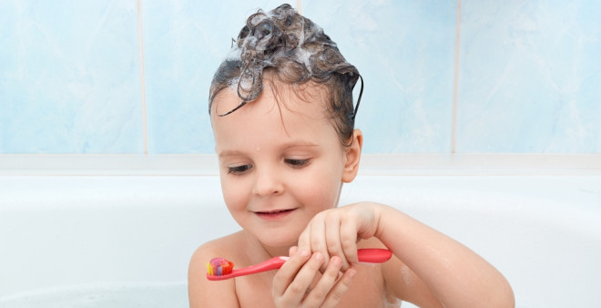  Tips ini bakal bikin sesi sikat gigi si kecil jadi enggak ribet. (Foto: Ilustrasi/Dok. Freepik.com)