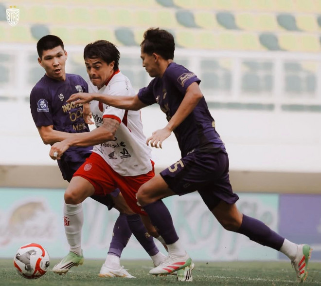 Jalannya pertandingan antara Bali United vs Persita Tangerang. (Foto: Instagram @baliunitedfc)