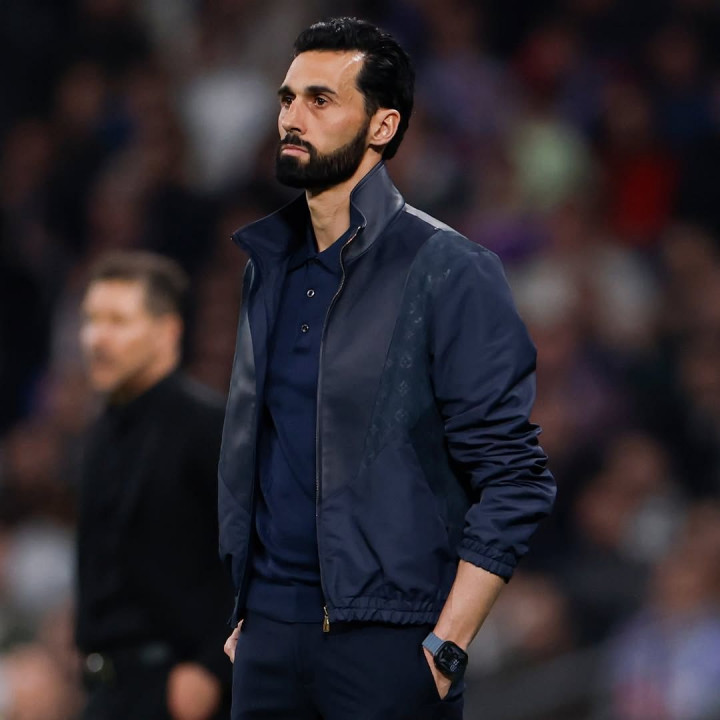 Isu Retak di Real Madrid? Arbeloa Tegaskan Tak Ada Masalah dengan Carvajal