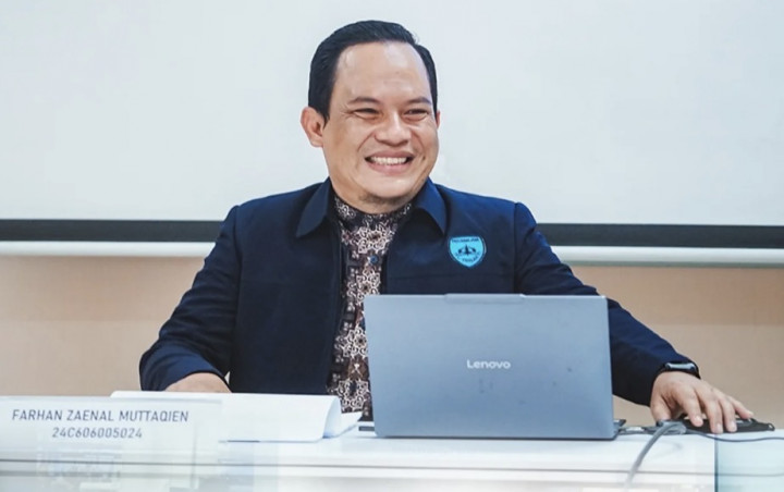 Salut! Faank Vokalis Wali Sidang Tesis Soal Logistik Band, Langsung Tancap Gas ke S3