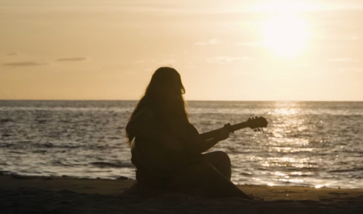 Sailor Song Viral! Ini Lirik dan Terjemahannya