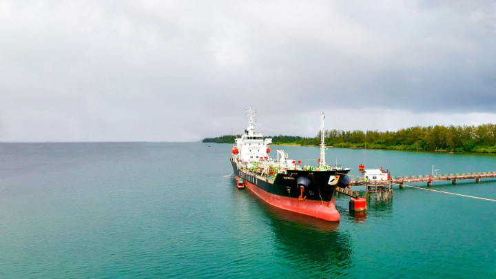 Jaga Ketahanan Energi di Indonesia Timur, Armada Laut Pertamina Siaga di Maluku