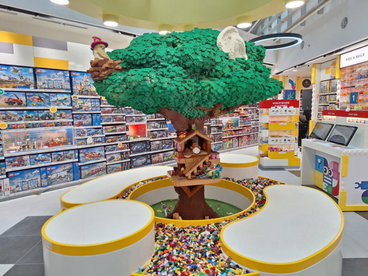 Selebrasi Budaya Indonesia LEGO Certified Store Terbaru di Jakarta
