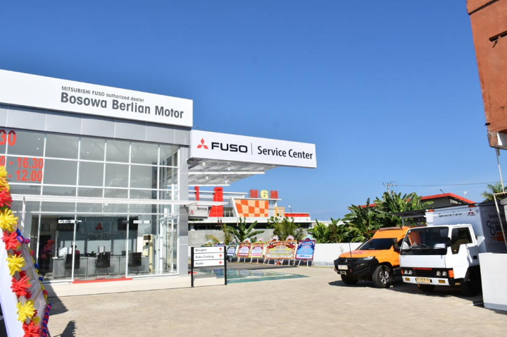 Mitsubishi Fuso Resmikan Service Center Pertama di Kolaka