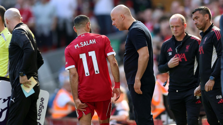 Mohamed Salah Cedera di Anfield, Terancam Absen di Laga Perpisahan Liverpool