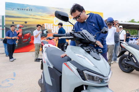 Menjajal Motor Listrik Vinfast, Unit Vietnam & Indonesia Beda Nih!