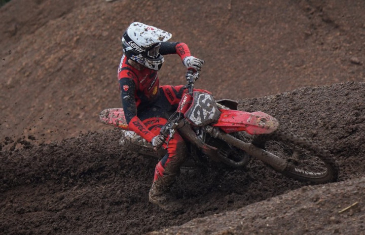 Pulih dari Cedera, Diva Ismayana Langsung Podium di Kejuaraan Motocross Thailand