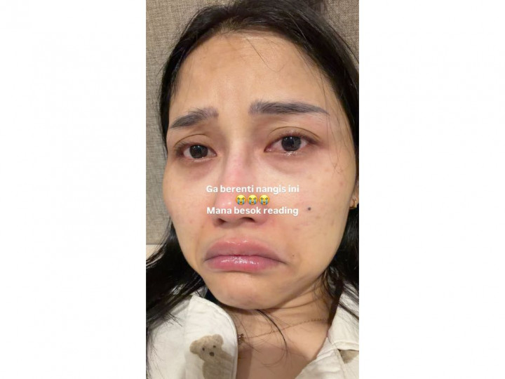 Riyuka Bunga Menangis Pilu Ingat Nasib Penumpang Wanita di Kecelakaan Kereta Bekasi