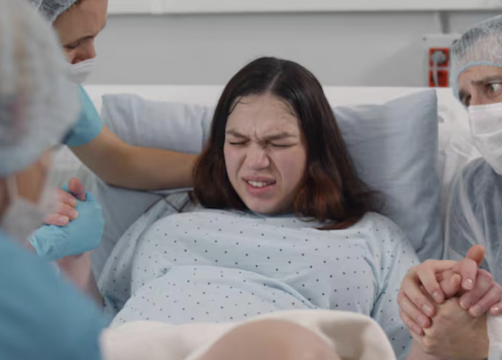 Persalinan Lebih Natural Tanpa Drama? Ini 3 Pilihan Aman Selain Free Birth