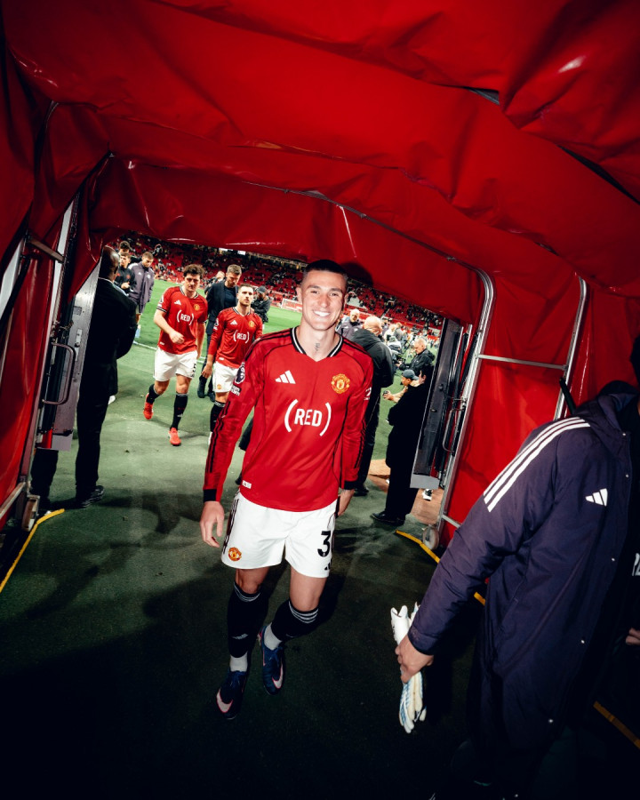 Jersey MU saat Menang Lawan Brentford Jadi Sorotan, Ternyata Ini Makna di Baliknya!