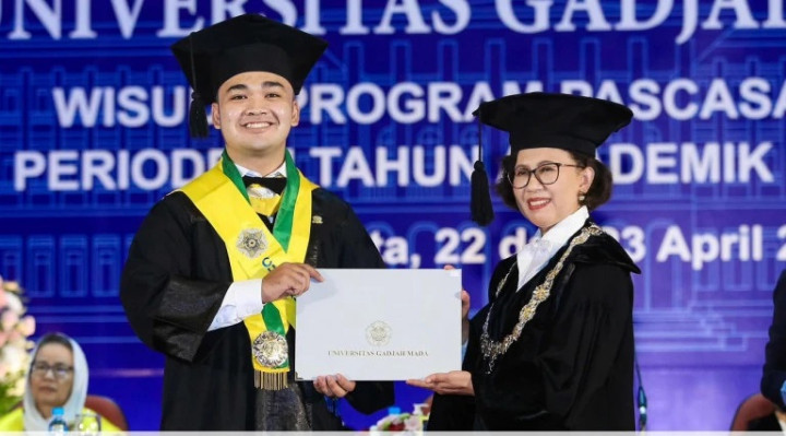 Lulus S2 UGM di Usia 22 Tahun, Kenalan dengan Kiki Wisudawan Termuda yang Tunda Koas Demi Gelar Magister