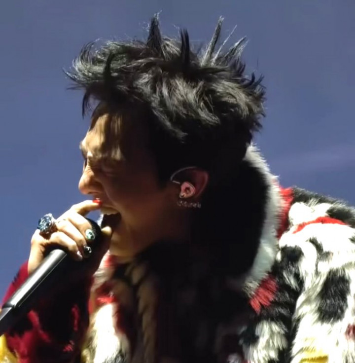 The Real Flex! G-Dragon Bawa IEM Berlian Ke Panggung Coachella 2026