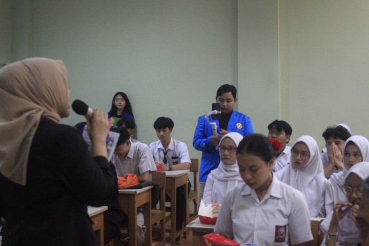 Ubah Hiburan Jadi Peluang Bisnis, Dosen Unpam Bekali Siswa SMK Budi Mulia Skill Digital Entrepreneur
