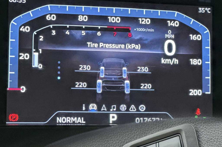 Aktifkan 5 Fitur Anti Repot di Mitsubishi Xforce, Tak Perlu Keluar Mobil!