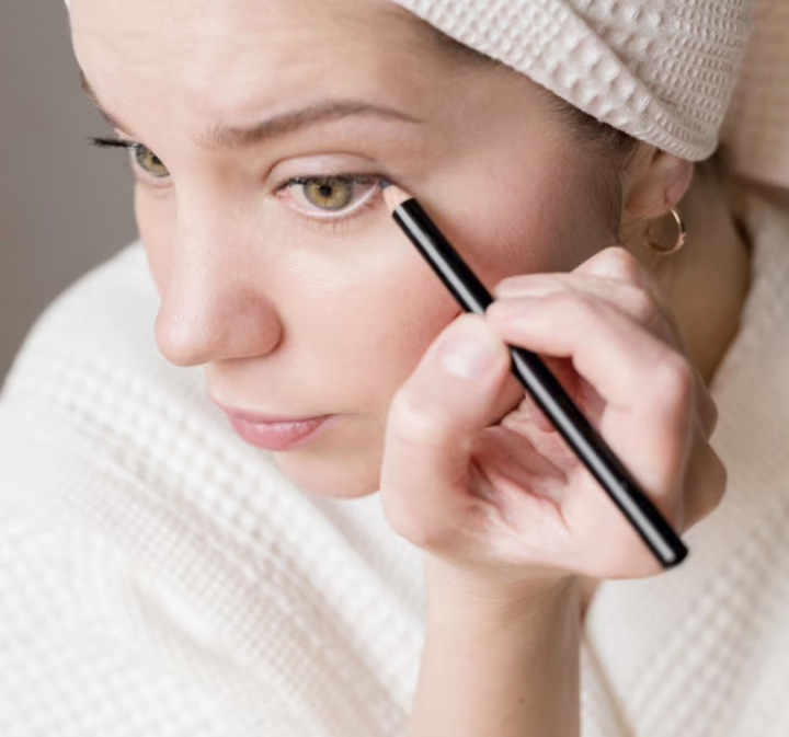 Alis On Point Tanpa Mahal! Pensil Alis 50 Ribuan yang Natural dan Tahan Lama