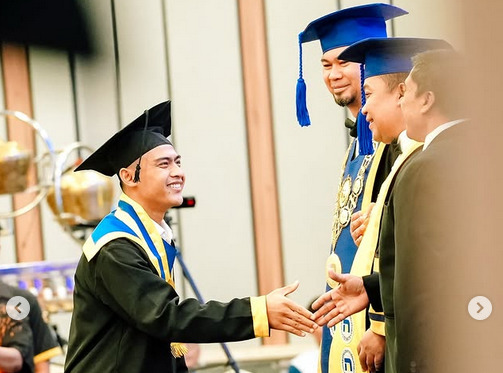 Pratama Arhan Resmi Bergelar Sarjana Manajemen, Bukti Karier Internasional Tak Halangi Kuliah