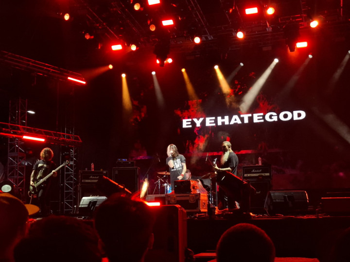 Eyehategod Tampil Brutal di Hammersonic 2026, Penonton Headbang Massal
