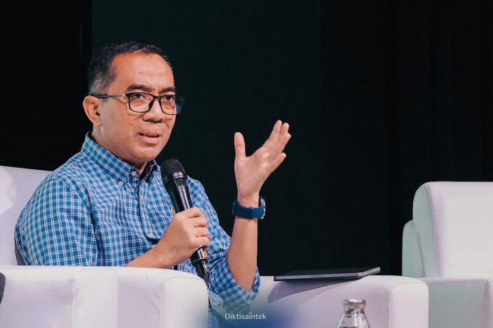 Dosen Bakal Tergantikan AI? Mendiktisaintek Beri Jawaban Menohok