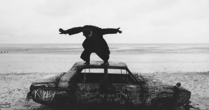 Lirik Lagu The 1975 About You dan Terjemahannya