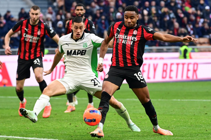 Hasil Sassuolo vs AC Milan 2-0: Jay Idzes Cedera, Tomori Diusir Wasit, Rossoneri Keok