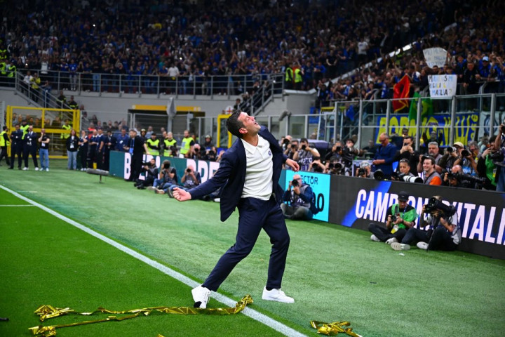 Cristian Chivu Ukir Sejarah! Bawa Inter Raih Scudetto ke-21 pada Musim Perdana, Dari Pemain Jadi Pelatih Juara