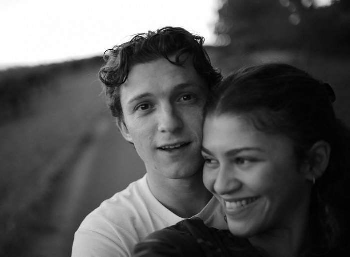 Tom Holland & Zendaya Ternyata Punya Hobi Unik: Merajut Bersama untuk Hilangkan Stres