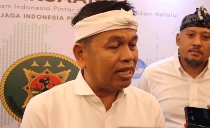 KDM Kirim Siswi SMKN 2 Garut ke Salon Untuk Rapikan Rambut yang Dipotong Paksa Guru BK