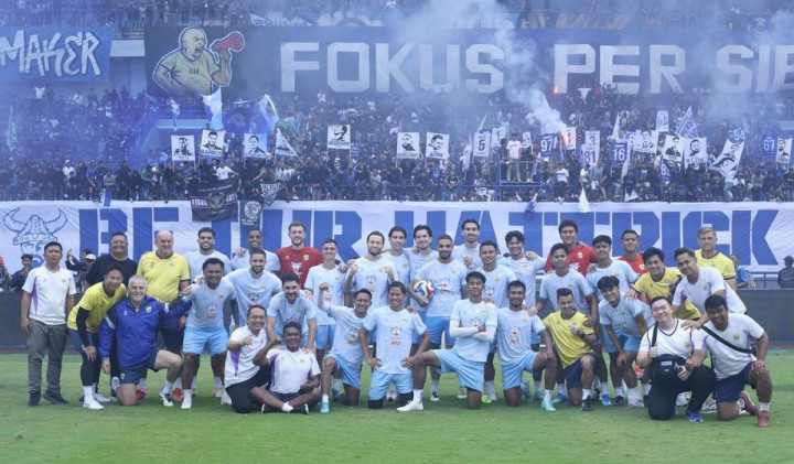 GBLA Membara! Ribuan Bobotoh Suntik Semangat Persib Jelang Duel Panas vs Persija