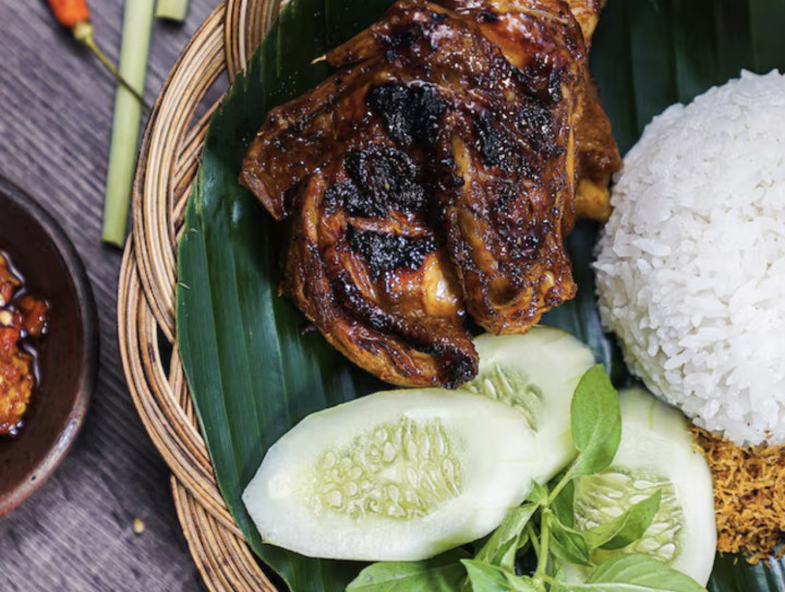 Ayam Bakar Bandung yang Wajib Dicoba, Bumbunya Nendang dan Bikin Kalap Makan