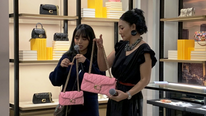 Coach Spring 2026 Bikin Tas Floral Jadi Main Character Tahun Ini