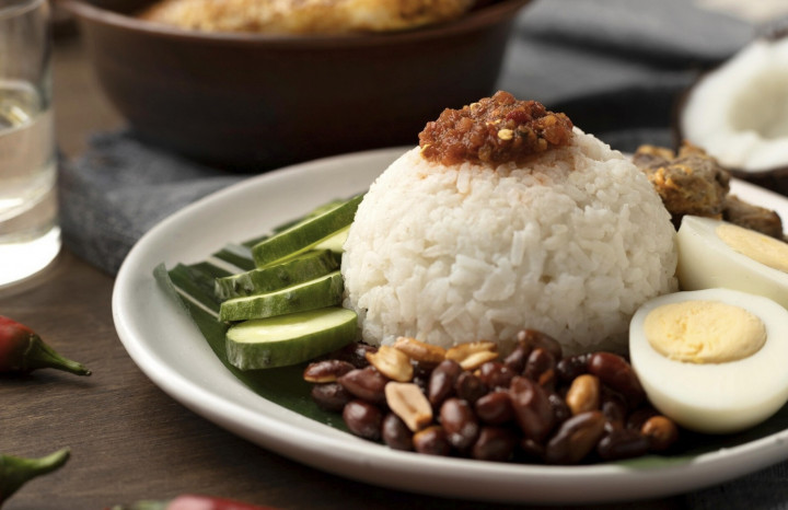 Dari Gang Sempit sampai Tengah Malam, Ini Nasi Uduk Hidden Gem di Jakarta yang Wajib Masuk List Kulineran