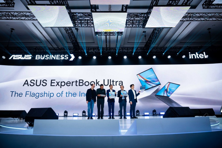 ASUS ExpertBook Ultra, Laptop AI Enterprise 0,99 Kg