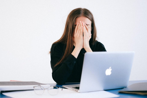 Burnout Kerja Tak Cuma Soal Capek, Psikolog Ungkap Gejala dan Pemulihannya