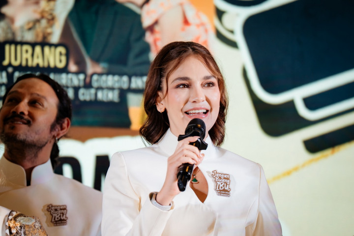Bikin Nangis, Luna Maya Makin Yakin Produseri Film Jangan Buang Ibu