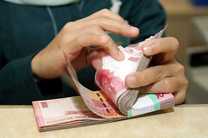 Apa Penyebab Rupiah Anjlok ke Rp17.500 per USD?