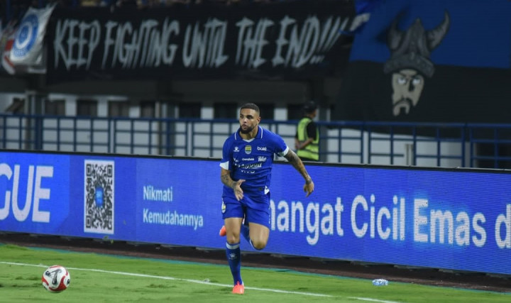 Persib Bandung Dihantam Kabar Buruk, Layvin Kurzawa Terancam Absen hingga Akhir Musim