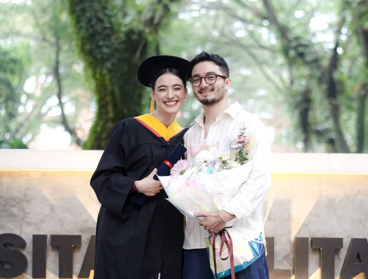 Mawar de Jongh Lulus Kuliah, Momen Manis Wisuda Ditemani Bryan Domani