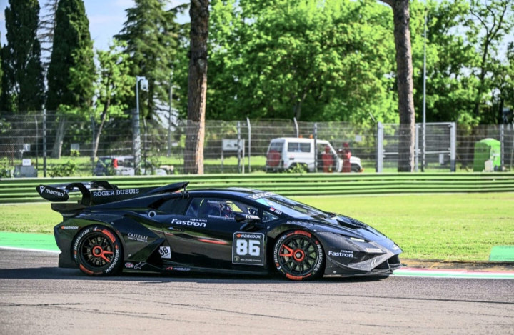 Umar Abdullah 'Pecah Telor' Naik Podium di Lamborghini Super Trofeo Eropa 2026