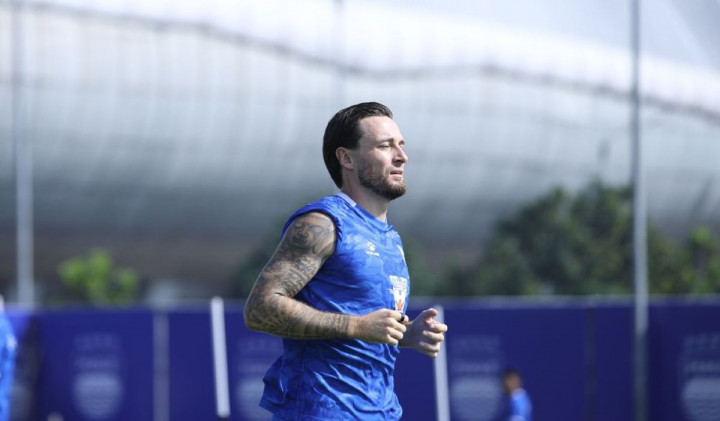 Duel Penentu Juara Memanas, Marc Klok Tegaskan Persib Siap Tempur