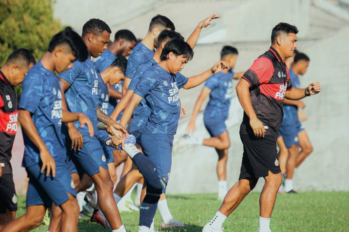 Meski Terdegradasi, Semen Padang Bertekad Permalukan Persebaya di Laga Kandang Terakhir
