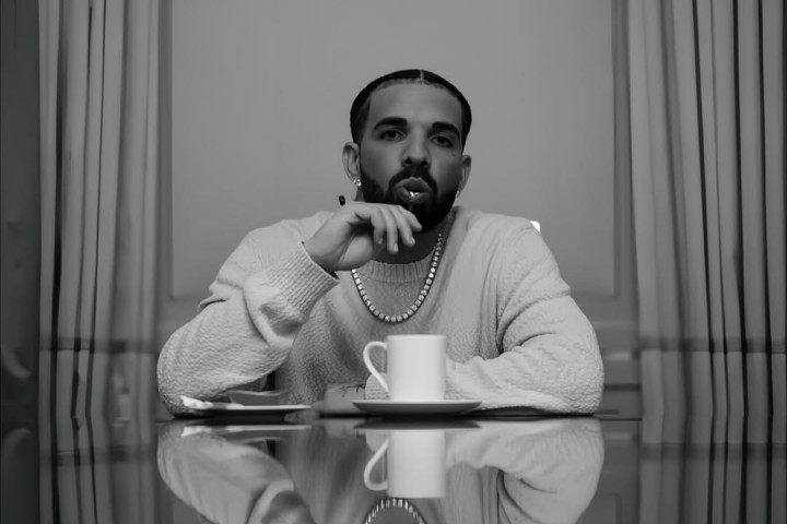 Kejutan! Drake Rilis Tiga Album Baru Sekaligus