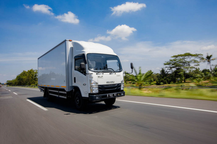 Teknik Eco Driving Agar Truk Semakin Irit Solar