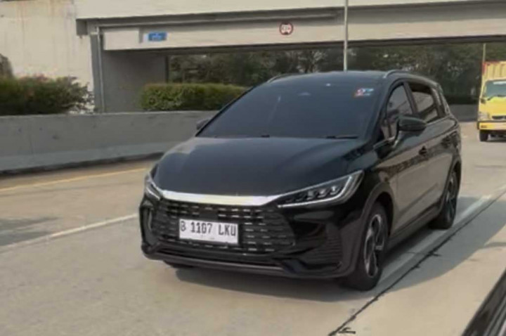 Jajal Platform Dual Mode di BYD M6 DM, 150 km Hanya Isi Bensin Rp2.400?