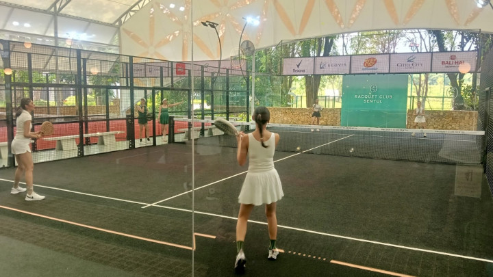 Tempat Padel Kini Jadi Tren Nongkrong Baru Anak Muda