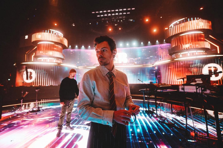 Viral Video Harry Styles Jawab Seruan 