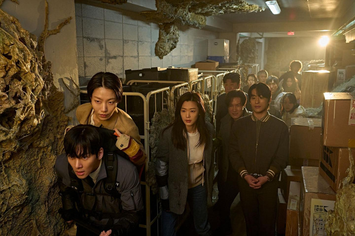 Dibintangi Jun Ji-hyun, Film Colony Raih Standing Ovation 5 Menit di Cannes