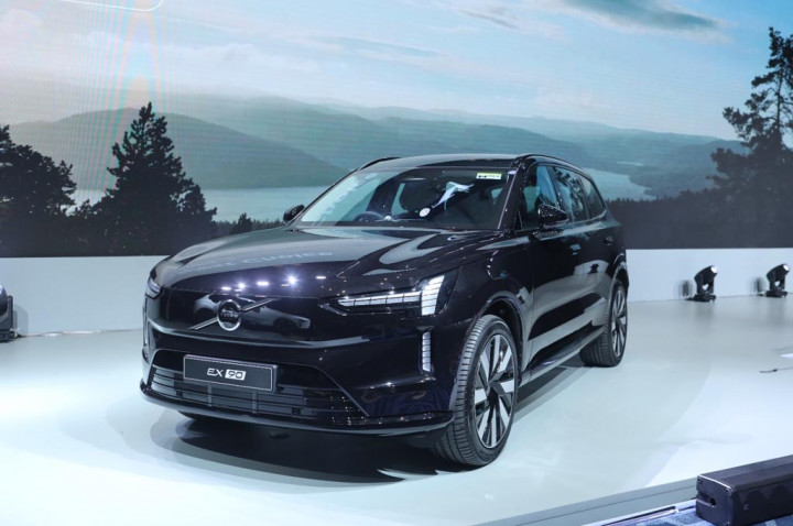 Volvo EX90 Menawarkan SUV Listrik Premium dengan Jarak Tempuh 600 Km