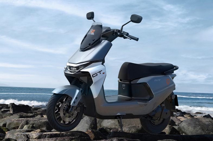 Yadea GS70 Motor Listrik Pintar dengan Jarak Tempuh 100 KM