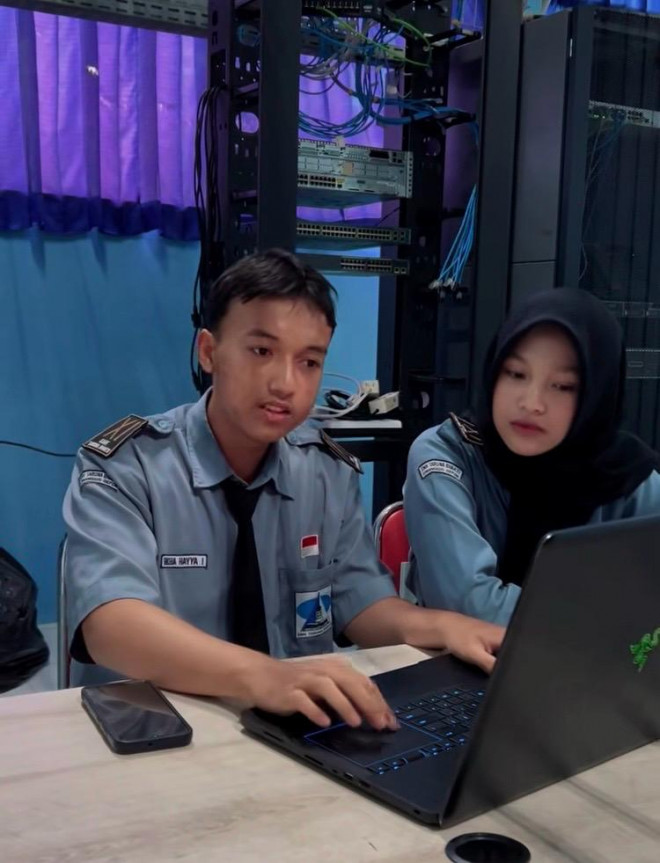 Siswa kelas 11 SMK Taruna Bhakti Depok, Rakha Hayya Ilhamsyah dan Balqis Amanda. DOK IG @starbhak.official